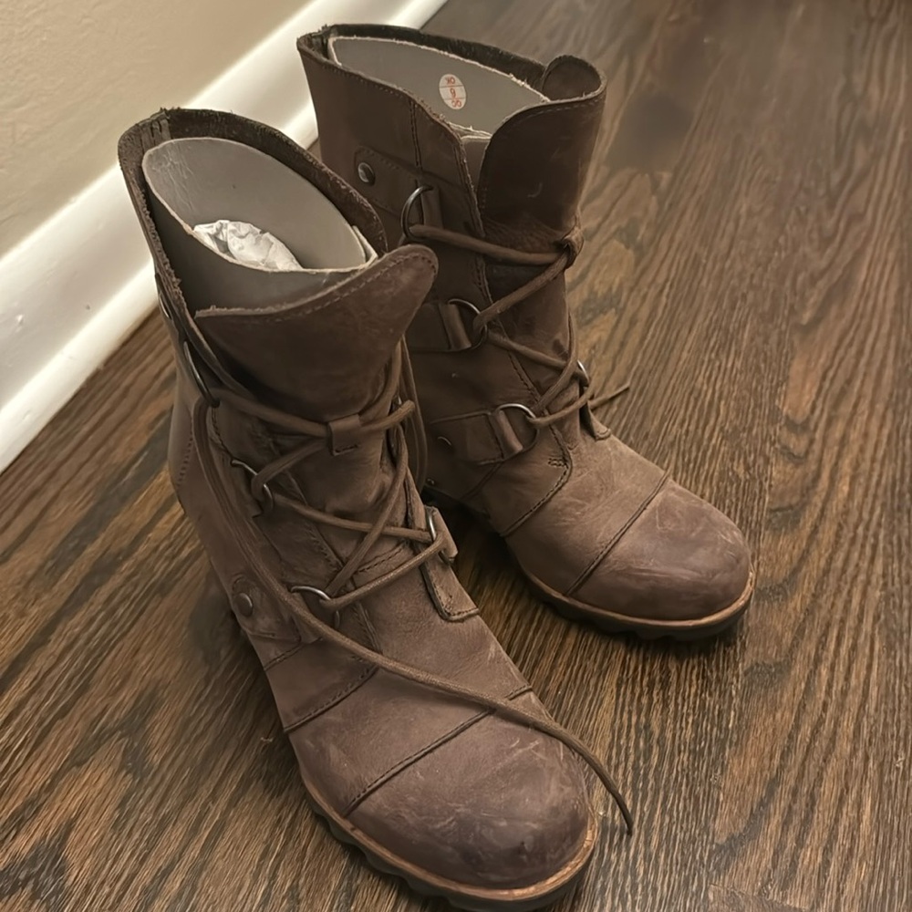 Brown Sorel Lace Up Boots